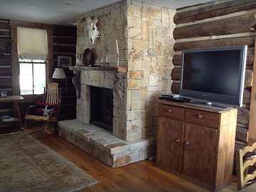 historic log home in crested butte